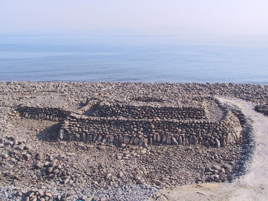 相島積石塚群